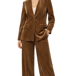 Velmora – Velvet Suit Set