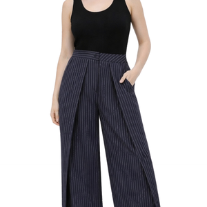 Arlo – Gestreifte, plissierte Hose mit weitem Bein