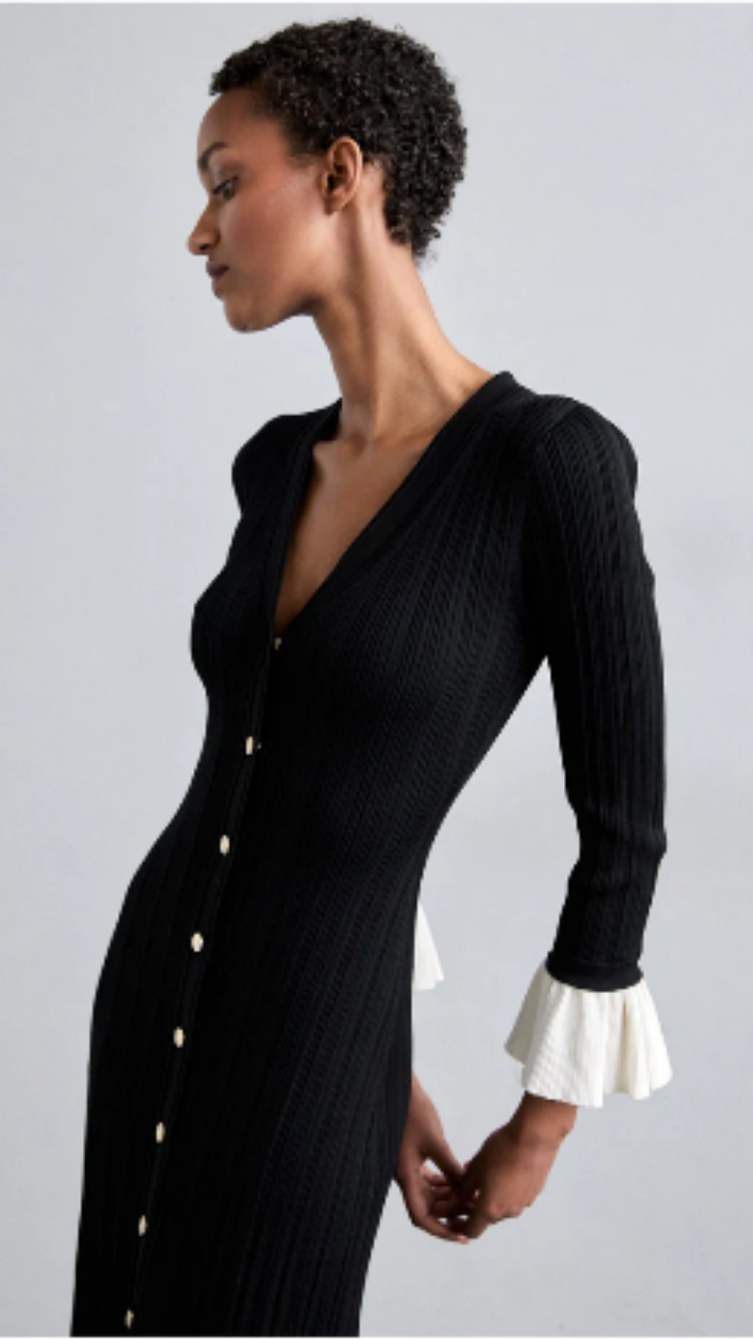Elegance Noir Maxikleid mit Knöpfen