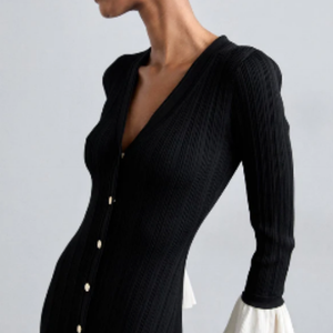 Elegance Noir Maxikleid mit Knöpfen